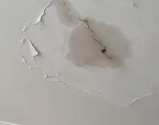 上犹阳台漏水维修公司分享下屋面防水工程质量问题原因分析